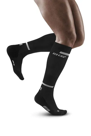 CEP Damen & Herren THE RUN SOCKS TALL 50,00€